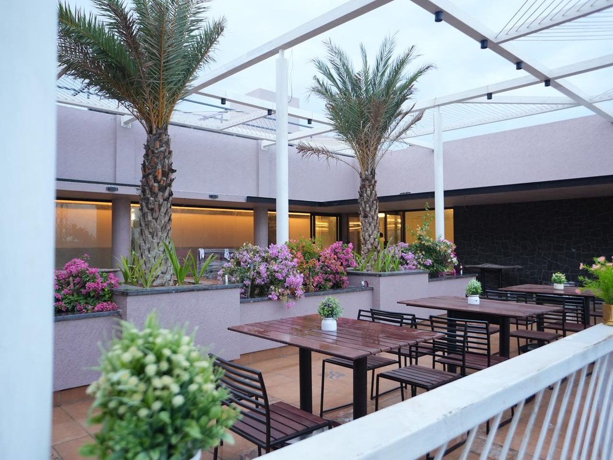 Courtyard at Hotel Temple City Keeladi