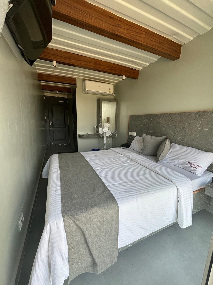 Temple City Box Stays bedroom