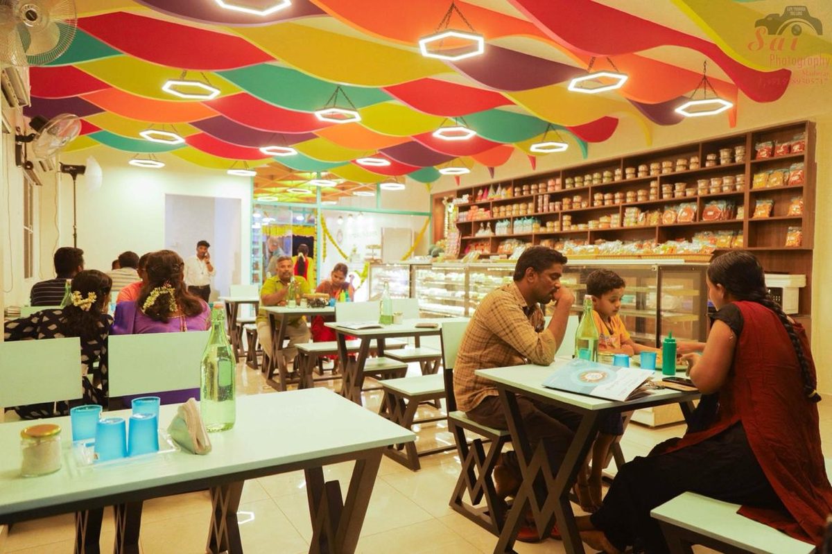 Bakes & Cafe